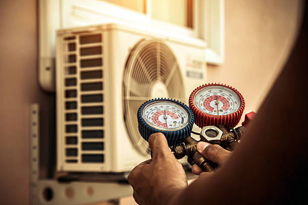 Professional Hvac technician working in Shelby, AL